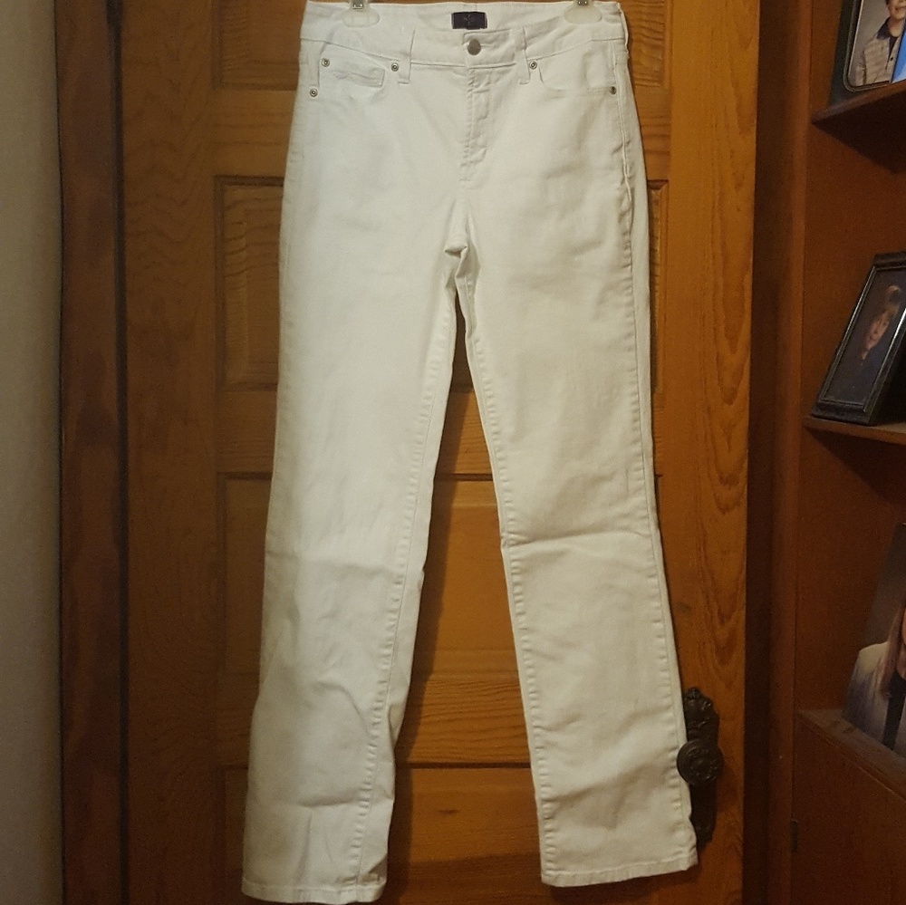 NYDJ size 8 white denim jeans straight leg